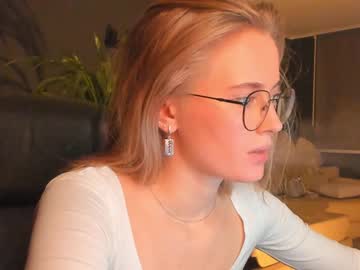 webcam girl linellali today image #2989643