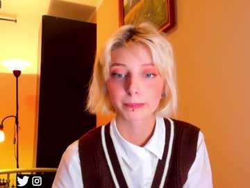 webcam girl lit1le_kitty_ today image #2750988