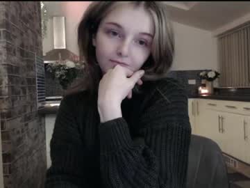 webcam girl lucydelovely today image #3649786
