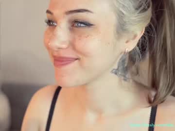 webcam girl mia_milagros today image #1801211