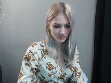 webcam girl gilliana_mo today image #330126