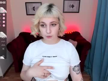 webcam girl yolandi_toit today image #2207921