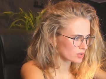 webcam girl linellali today image #2838550