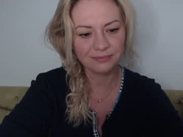 webcam girl kiradivine today image #2974877