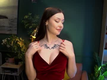 webcam girl ella_knockers_xl today image #1320280