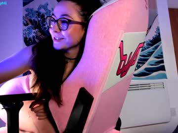 webcam girl littlee33 today image #951316