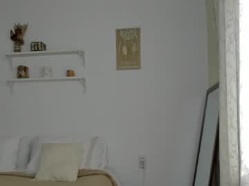 webcam girl rennatha21 today image #1443453