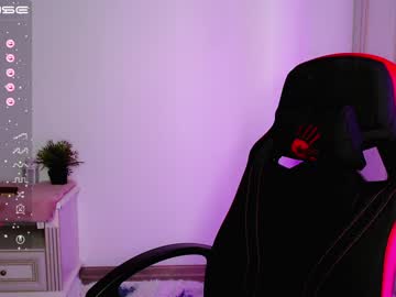 webcam girl small_blondee today image #3813302