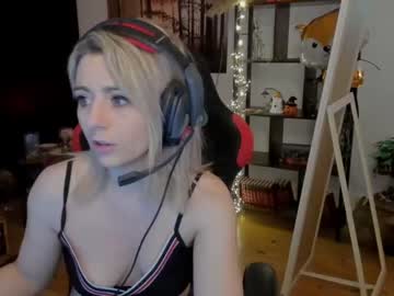 webcam girl kimilee22 today image #491708