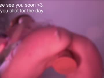 webcam girl sweetkira555 today image #3155487