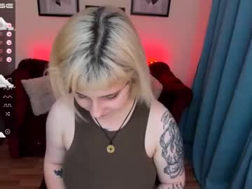 webcam girl yolandi_toit today image #2186507