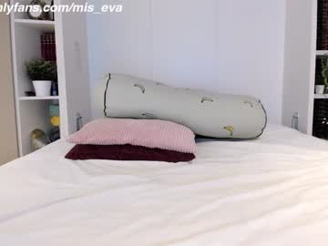 webcam girl mis_eva today image #2946376