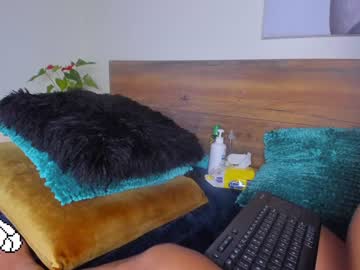 webcam girl _honeybee18 today image #1764369