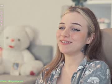 webcam girl mia_milagros today image #1972413