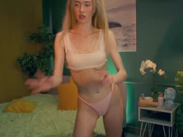 webcam girl lolly_bella_ today image #352209