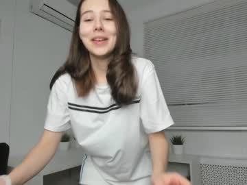 webcam girl carolineprise today image #1048495