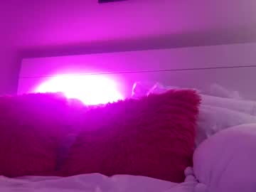 webcam girl hollymadison123 today image #3988391