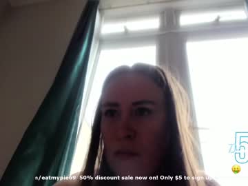 webcam girl eatmypie69 today image #689538