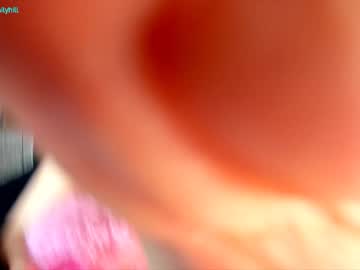 webcam girl littlee33 today image #399236