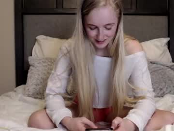 webcam girl peachezzs today image #1111395