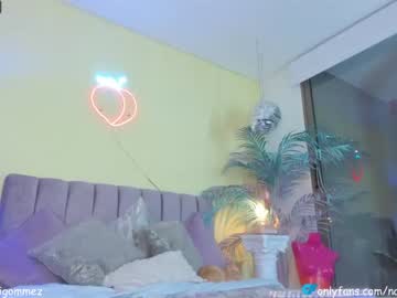 webcam tranny naomigomezz today image #1706457