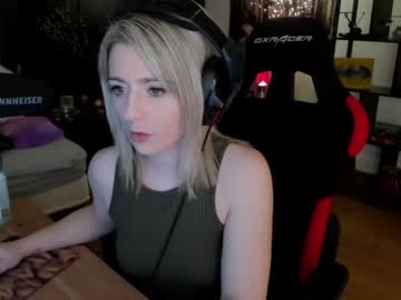 webcam girl kimilee22 today image #3920573