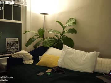 webcam girl stellaelle today image #1240252