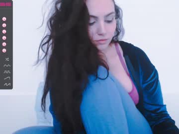 webcam girl lady_yas today image #2382090