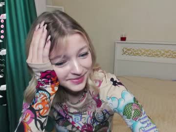 webcam girl white__crystal_ today image #2197144