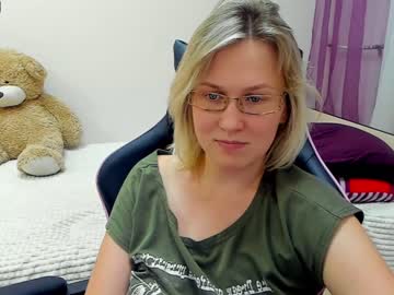 Cam for babe_moon