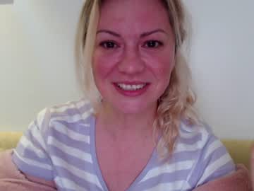 webcam girl kiradivine today image #1712344