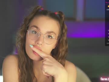 webcam girl hoolybunny today image #3112261