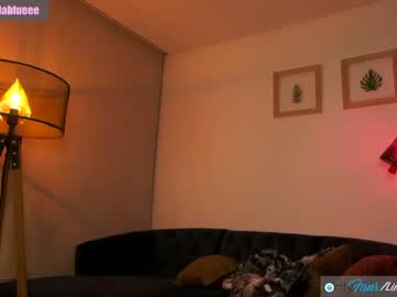 webcam girl lindabluee today image #1197289