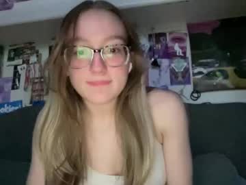 webcam girl alyssag7001 today image #4077056