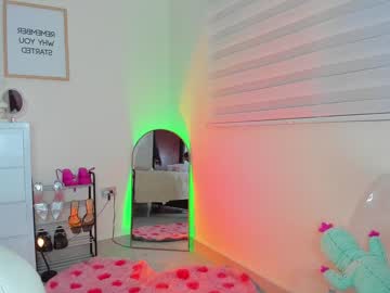 webcam girl veroniqe_lounge today image #2625734