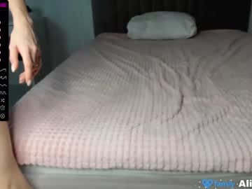 webcam girl alisaa_1 today image #3243173