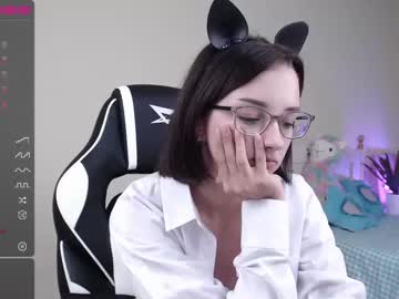 webcam girl queen_kitty1818 today image #2298749