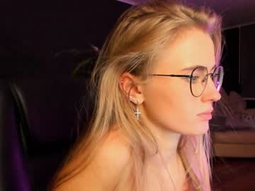 webcam girl linellali today image #2945848