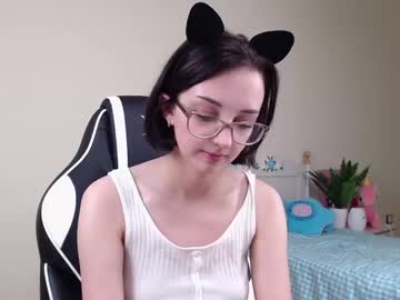 webcam girl queen_kitty1818 today image #2026408