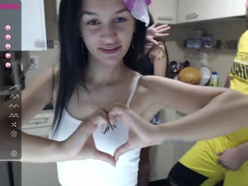 webcam couple maya_and_guests today image #1837158