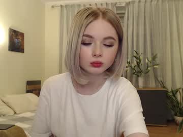 webcam girl yvaine777 today image #820574