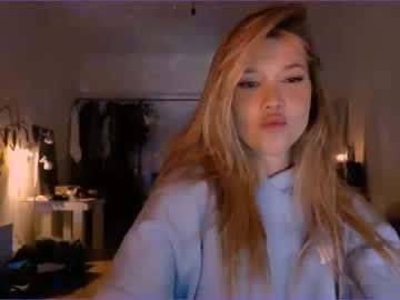 webcam girl bitter_moon today image #3378553
