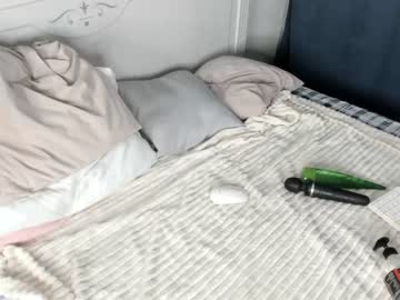 webcam girl lil_angell_ today image #3163439