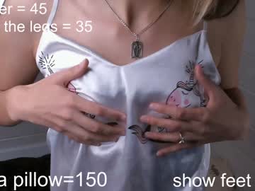 webcam girl twinkle_planet today image #2960735