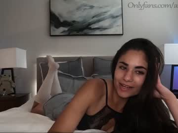 webcam couple ari_lovexo today image #2128564