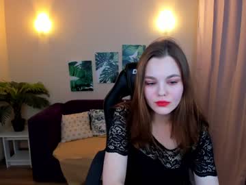 webcam girl lillillyevans today image #3674973