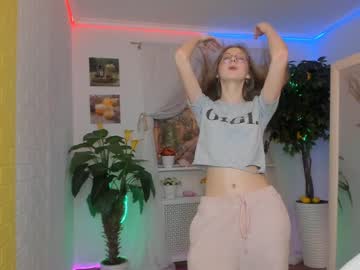 webcam girl avis_ryan today image #1090899