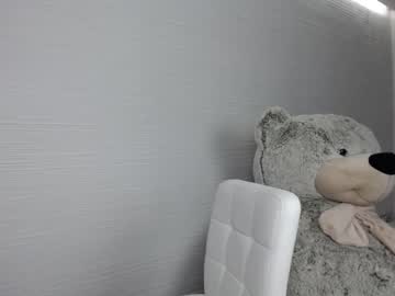 webcam girl yana_squrel_22 today image #2965092