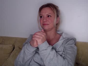 webcam girl kiradivine today image #1899104