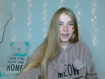 webcam girl little__cherrry today image #2474297